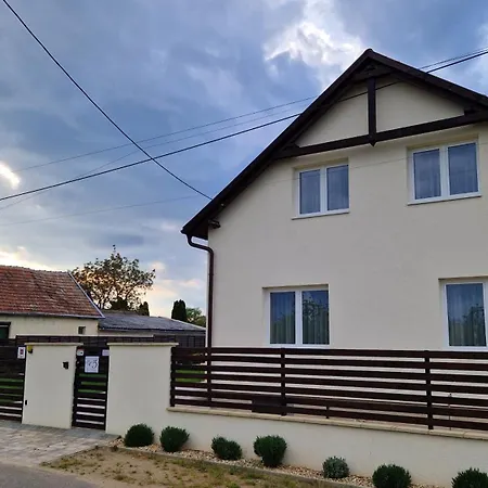 Levendula Vendeghaz Apartment